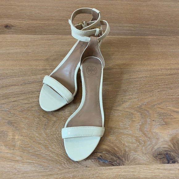Tory Burch Cecile Ivory Leather Sandals 6 - Picture 3 of 9